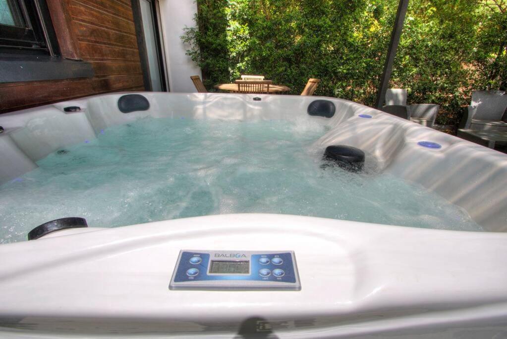 Le Grand Bleu - Jacuzzi - apt La Saline Le Bains Extérieur photo